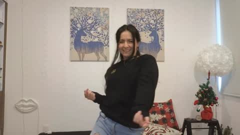 Snapshot of ana_melissa chatting on December 23, 9:18 pm Ana Melissa online show from December 23, 9:18 pm