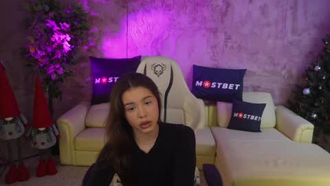 Snapshot of anabel2054 chatting on December 23, 7:52 pm Sweet girls online show from December 23, 7:52 pm