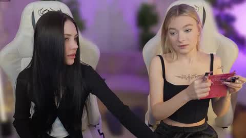Snapshot of anabel2054 chatting on February 21, 11:22 am Sweet girls online show from February 21, 11:22 am