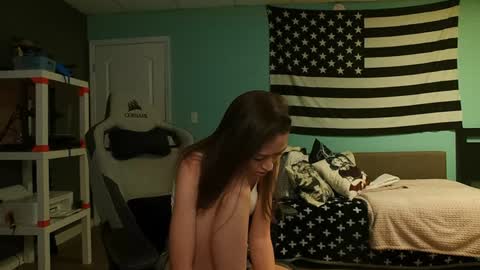 Anabelleleigh online show from December 19, 3:43 am