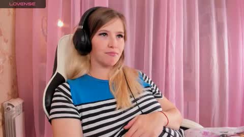 Snapshot of anabelmelody chatting on October 19, 6:32 pm AnabelMelody online show from October 19, 6:32 pm