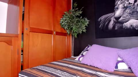 Anahi online show from February 15, 1:32 pm