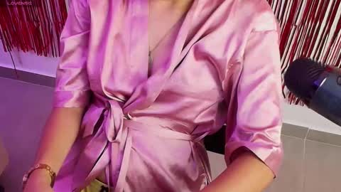 Anahi  online show from February 11, 8:31 pm