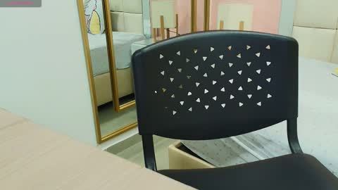 Anahi  online show from December 1, 7:38 pm