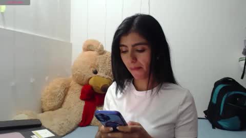 Anahi Browns online show from December 1, 10:01 pm