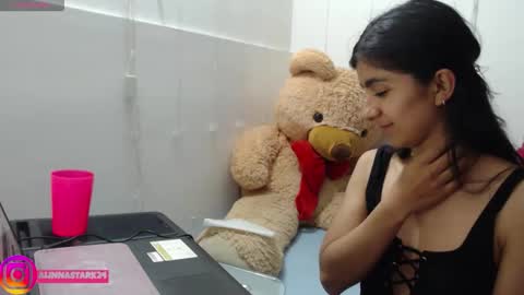 Anahi Browns online show from November 13, 8:52 pm