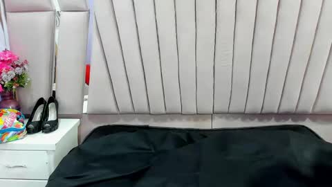 Snapshot of anales_deep_69 chatting on February 15, 2:47 am AbbyAndAntonela online show from February 15, 2:47 am
