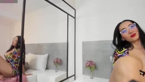 Snapshot of analiawhite chatting on October 8, 11:47 am analiawhite online show from October 8, 11:47 am