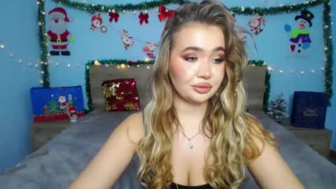 anastacyyellig online show from December 31, 6:05 am