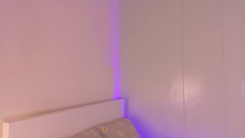 Kendra  online show from April 21, 10:00 am