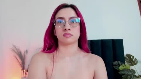 Snapshot of andracyruss chatting on March 6, 11:36 am Andra Cyrus online show from March 6, 11:36 am