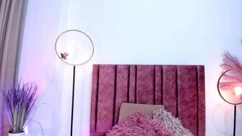 Snapshot of andracyruss chatting on February 11, 11:42 am Andra Cyrus online show from February 11, 11:42 am