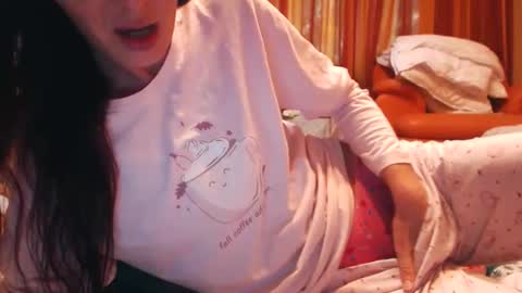 Snapshot of andrasweetie chatting on October 15, 12:19 pm Andra online show from October 15, 12:19 pm