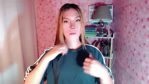 andrea06121998 online show from January 9, 5:23 am