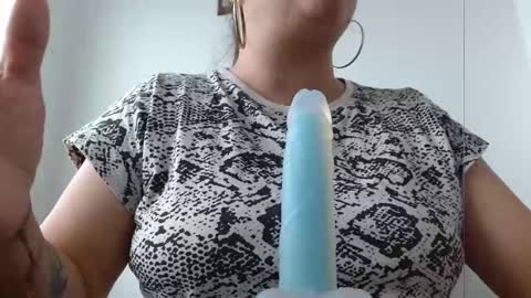 Snapshot of andrea_teacher chatting on October 3, 7:52 pm Andrea Model trainer Luxury ST online show from October 3, 7:52 pm