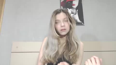 Snapshot of andreau_19 chatting on February 18, 1:33 pm andreau 19 online show from February 18, 1:33 pm