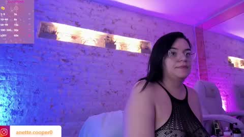 Snapshot of anette_cooper chatting on February 25, 3:31 am anette_cooper online show from February 25, 3:31 am