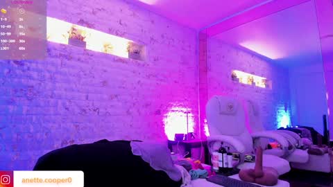 Snapshot of anette_cooper chatting on January 16, 3:45 am anette_cooper online show from January 16, 3:45 am
