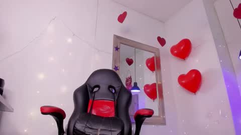 angel hardy online show from April 18, 11:02 am