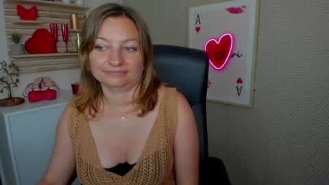 Angela online show from June 29, 10:15 am