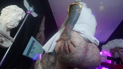 Snapshot of angelacianuro_ chatting on October 17, 2:37 am angelacianuro_ online show from October 17, 2:37 am