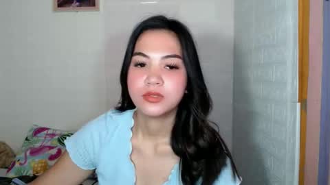 Snapshot of angelavida chatting on September 17, 3:04 am angel- i am new here please do understand that i only get naked on private room thank you online show from September 17, 3:04 am