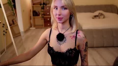 Gabby online show from November 11, 4:48 pm