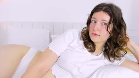 Angelic online show from January 4, 2:46 am