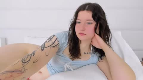 Angelic online show from December 3, 2:58 am