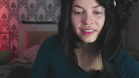 Angelika Rouge online show from December 19, 7:44 am