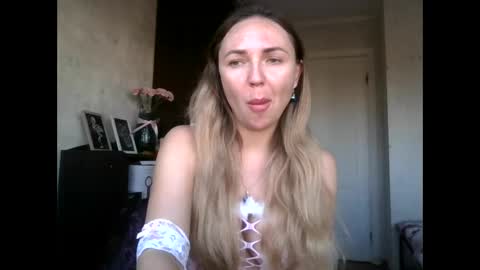 angelinalove28 online show from November 2, 7:23 am