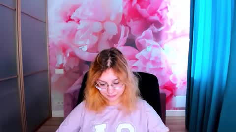 AngelinaLow online show from March 8, 6:50 am