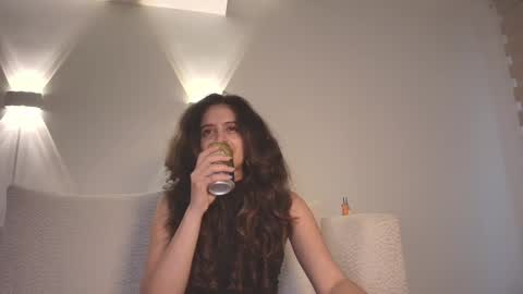   online show from March 4, 10:27 pm