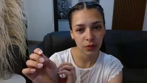 Snapshot of angeline_davies chatting on March 3, 12:09 pm angeline_davies online show from March 3, 12:09 pm