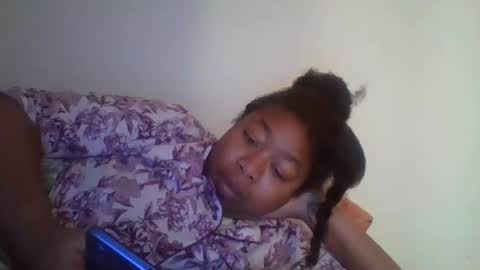 Snapshot of angeliquebelcaliz chatting on January 25, 9:47 am angeliquebelcaliz online show from January 25, 9:47 am