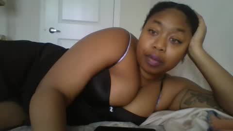 Snapshot of angeliquebelcaliz chatting on February 28, 7:03 pm angeliquebelcaliz online show from February 28, 7:03 pm