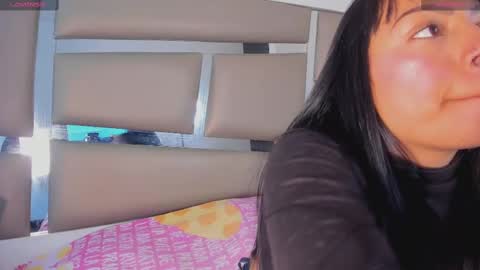 Snapshot of angely_js chatting on February 1, 7:55 pm angely_js online show from February 1, 7:55 pm