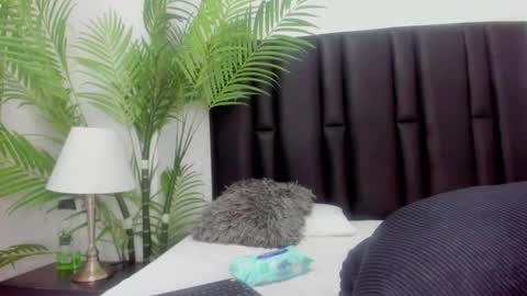 Snapshot of angi_lozano chatting on September 11, 3:29 am angi_lozano online show from September 11, 3:29 am