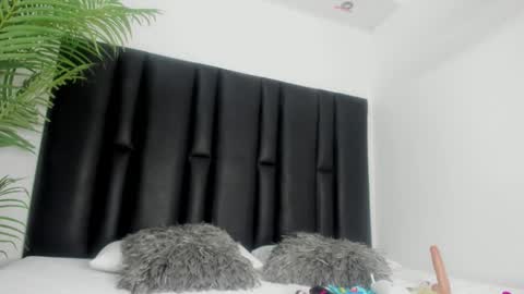 Snapshot of angi_lozano chatting on October 13, 2:47 am angi_lozano online show from October 13, 2:47 am
