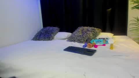 Snapshot of angi_lozano chatting on October 8, 3:00 am angi_lozano online show from October 8, 3:00 am