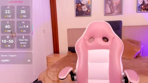 Snapshot of aniie_bby_4u chatting on October 1, 10:42 am Any online show from October 1, 10:42 am