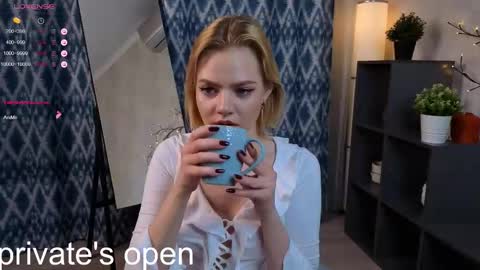 Alice online show from November 9, 2:24 pm