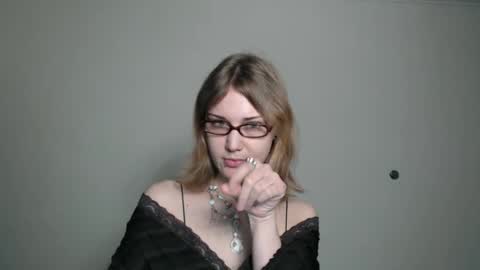 Snapshot of anisiaaa_lovesyou chatting on October 4, 5:50 pm Anisia online show from October 4, 5:50 pm