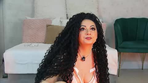 anissia teaser online show from February 17, 6:24 am