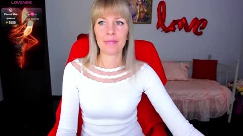 Snapshot of anita_tayson chatting on February 18, 7:10 am Anita online show from February 18, 7:10 am
