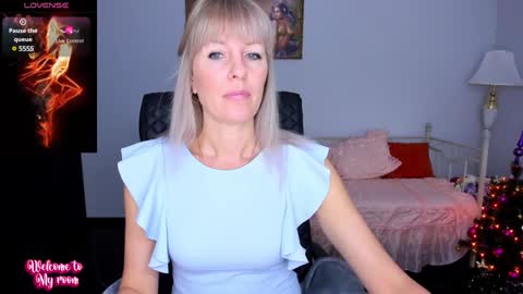 Snapshot of anita_tayson chatting on December 27, 6:57 am Anita online show from December 27, 6:57 am