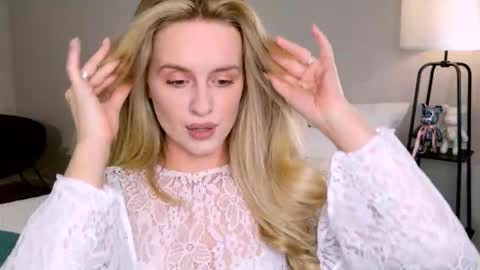 Anita online show from October 6, 1:28 pm