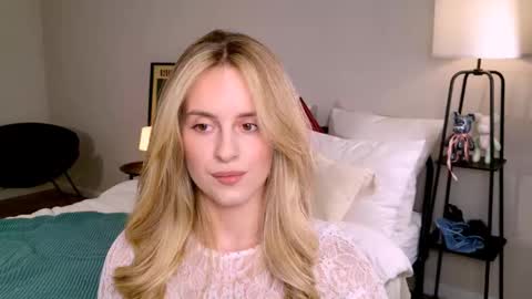 Anita online show from October 10, 2:22 pm