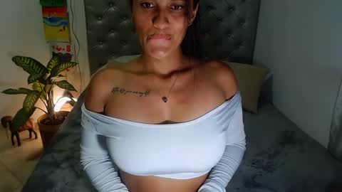 esmeralda online show from February 15, 12:04 am