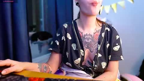Snapshot of ann_mikele chatting on February 28, 4:42 pm Ann online show from February 28, 4:42 pm